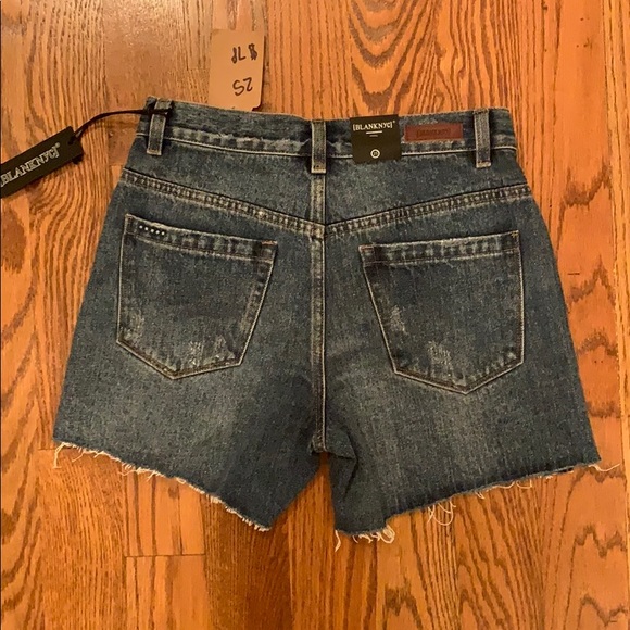 NWT Denim High Waisted Distressed Shorts - Picture 3 of 5